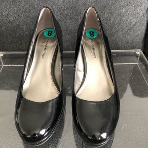 Women’s Black closed toe heel